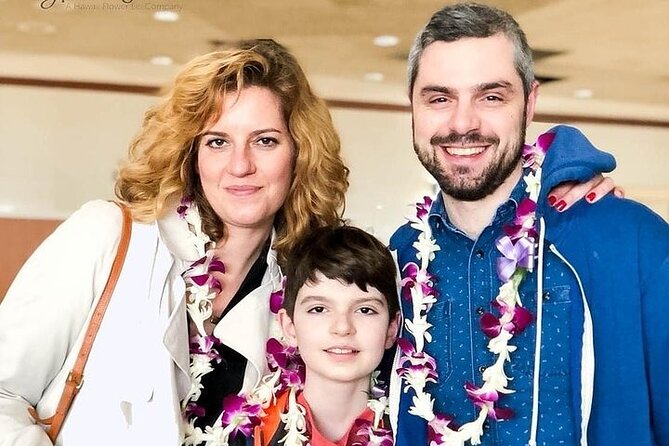 Honeymoon Airport Lei Greeting on Kona Hawaii - Ensuring a Memorable Start to Your Vacation