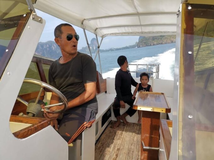 Hong Islands & 4 Islands Private Trip By Speed Boat - Depart Hotel and Journey