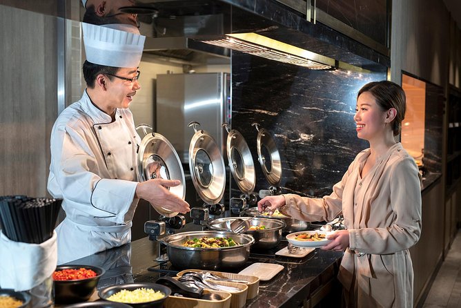 Hong Kong International Airport Plaza Premium Lounge - Lounge Atmosphere and Ambiance