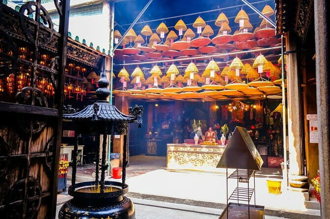 Hong Kong: Kowloon Street Market & Food Culture Walking Tour - Discovering Fruits and Food Origins