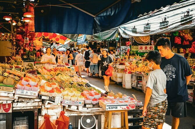Hong Kong: Kowloon Street Market & Food Culture Walking Tour - Fresh Seafood Straight from the Ocean