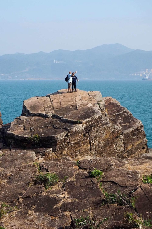 Hong Kong: Lamma Island Walking Tour With Lunch - Experience and Highlights