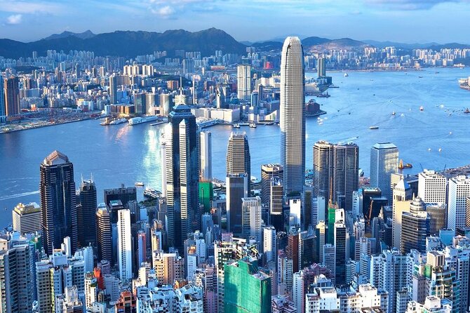 Hong Kong : Must-See Attractions Walking Tour With A Guide - Discovering Kowloons Charms