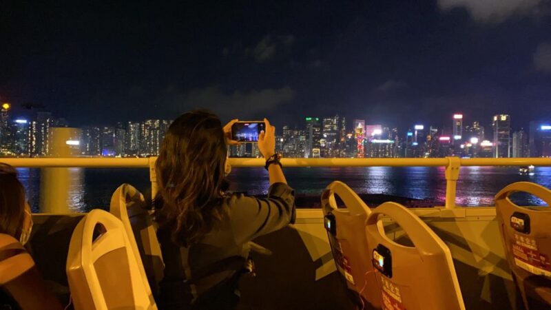 Hong Kong: Panoramic Night Tour of Kowloon - Audio and Accessibility