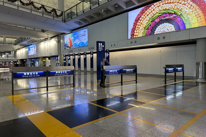 Hong Kong Private Arrival Transfer Driver Meet and Greet: Airport to Hotel - Comfortable and Spacious Vehicle Options