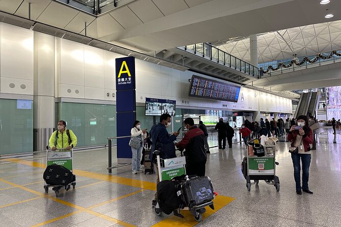 Hong Kong Private Arrival Transfer Driver Meet and Greet: Airport to Hotel - Accessibility and Child Seat Availability