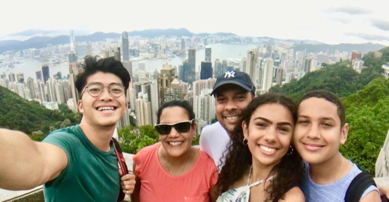 Hong Kong: Private Walking City Tour With a Local Guide - Experience Highlights