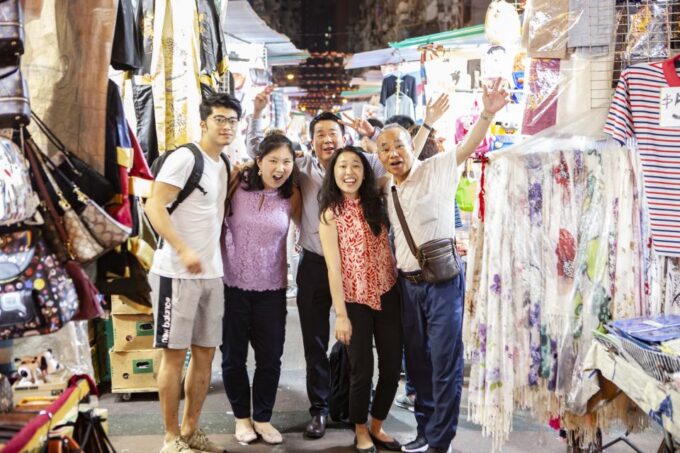 Hong Kong: Private Walking City Tour With a Local Guide - Getting Around Hong Kong