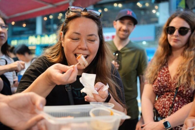 Hong Kong: Street Food Tasting Tour in Old Town Central - Customer Feedback and Ratings