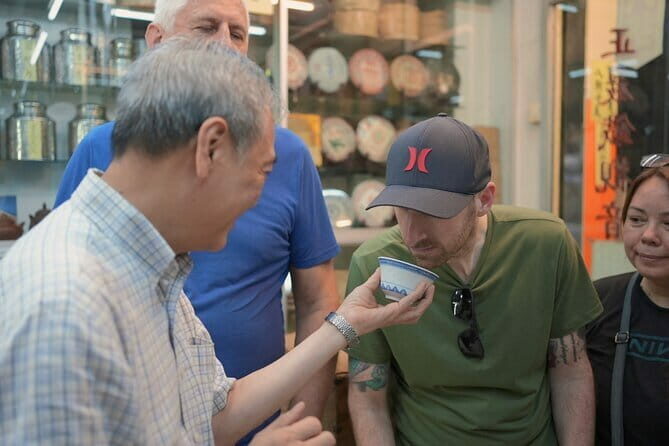 Hong Kong Street Food Tour with Locals - Dim Sum, Wonton & more - A Deep Dive into the Tour Experience