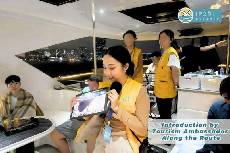 Hong Kong: Victoria Harbour Cruise with Live Tour and Photos - A Closer Look at the Experience