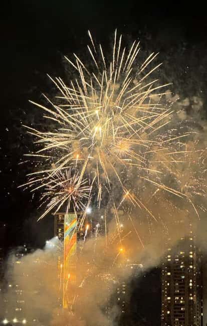 Honolulu: 1-Hour Friday Night Fireworks Cruise with Drinks - The Experience: What to Expect on the Cruise