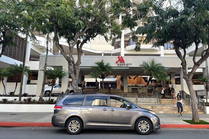 Honolulu Airport & Ko Olina Hotels Private Transfer by Minivan (Up to 5 People) - Infant Seats and Accessibility