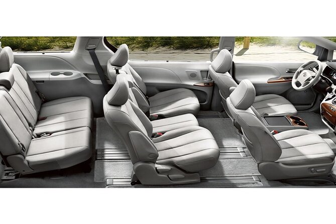 Honolulu Airport & Waikiki Hotels Private Transfer by Minivan (Up to 5 People) - Capacity and Passenger Size