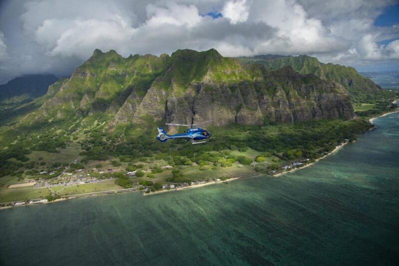 Honolulu: Blue Skies of Oahu Helicopter Tour - Inclusions and Equipment