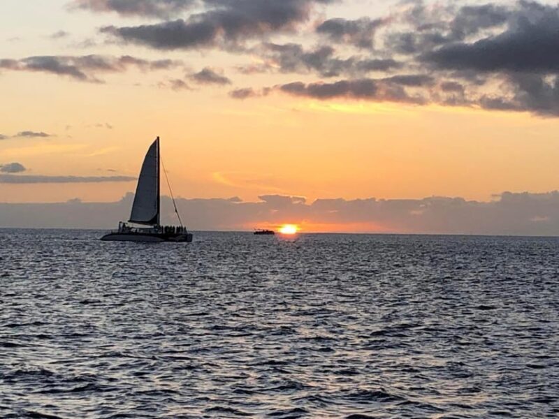 Honolulu: City Lights Sunset Sail - Cocktails, Relaxation, and Coastal Experience