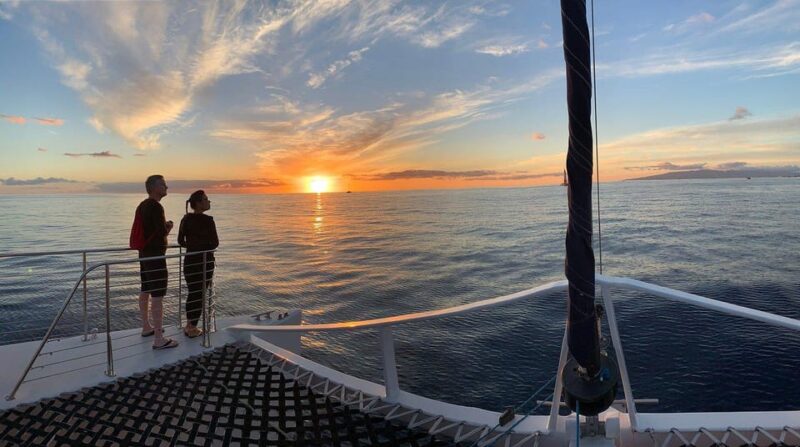 Honolulu: City Lights Sunset Sail - Friendly Crew and Sound System Onboard