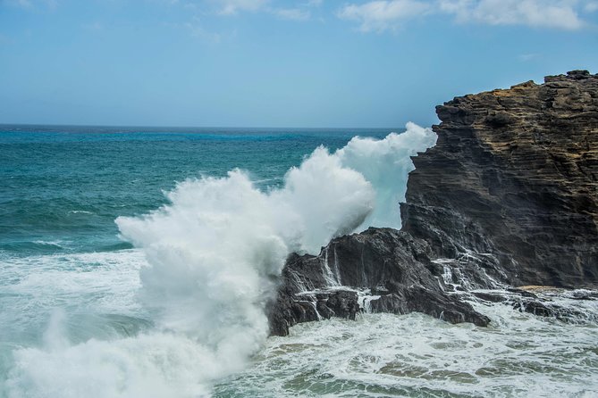 Honolulu Sea-Cliff With Sunset Photo Adventure - Photographer Guides Expertise