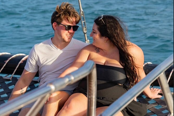 Honolulu Sunset Sail From Kewalo Harbor Including Drinks - Customer Reviews and Feedback
