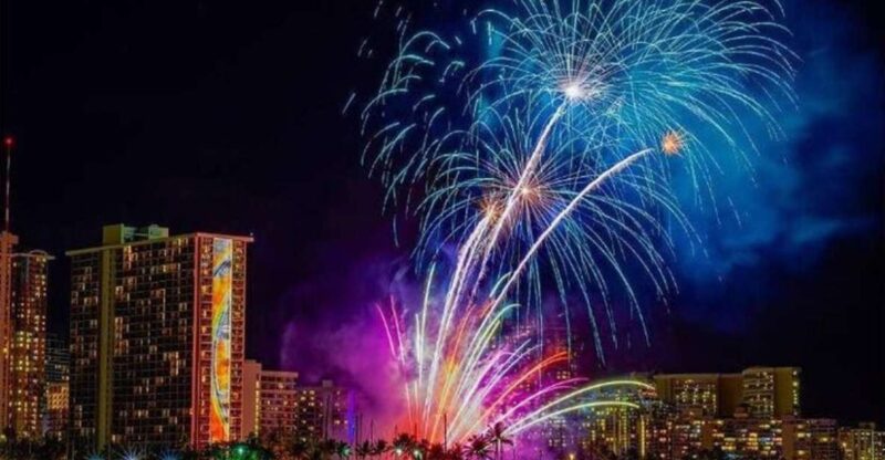 Honolulu: Waikiki Fireworks Catamaran Cruise - Experience Highlights