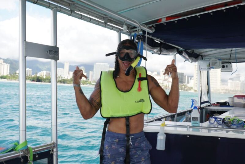 Honolulu> Waikiki Turtle Canyon Snorkeling and Swimming Tour - Instructor Language