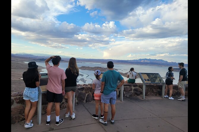 Hoover Dam Tour by Luxury SUV - Guided Power Plant Tour