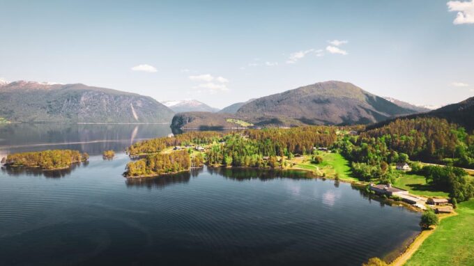 Hornindal: Sauna on the Edge of the Deepest Lake in Europe - Exploring Hornindals Breathtaking Landscapes