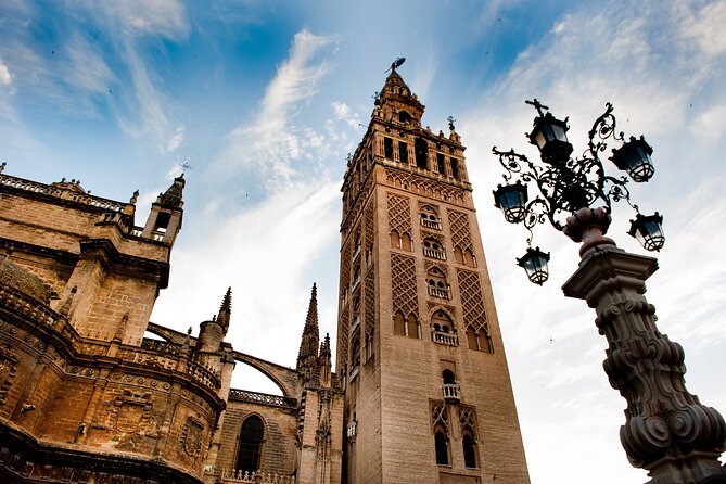 Horse and Carriage Sightseeing Tour in Seville - Transportation and Meeting Details