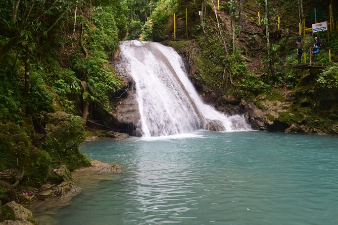 Horse Back Riding and Blue Hole From Montego Bay - Lunch and Refreshment Stops