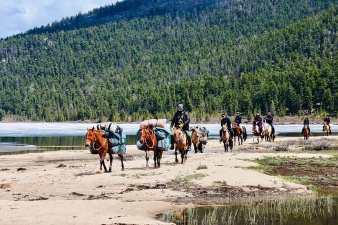Horse Back Riding Tour to Khagiin Khar Lake - Language Support
