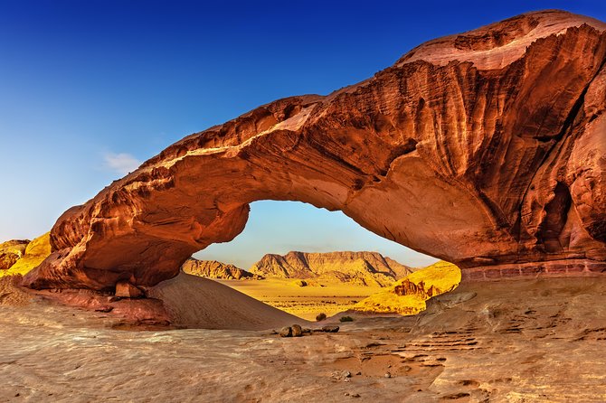 Horse Riding 2 Hours Tour in Wadi Rum - Scenery and Experiences