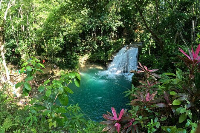 Horseback Ride and Blue Hole Experience - Key Points