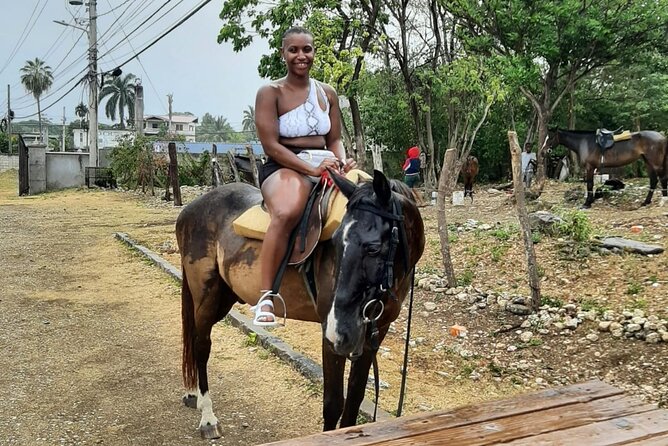 Horseback Riding and Blue Hole Secret Falls Private Tour - What to Expect