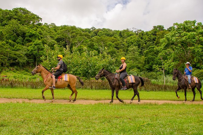 Horseback Riding and Natural Swimming Pools / Jacó Beach - Health and Safety