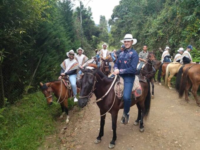 Horseback Riding Caldas Antioquia All Inclusive - Departure and Return
