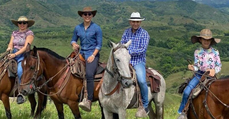 Horseback Riding, Country Bufet and Live Music - Key Points