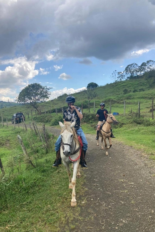 Horseback Riding: Explore Medellín's Nearby Countryside - Key Points