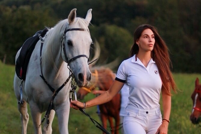 Horseback Riding for Experts Between the Lake and the Mountains - Included Activities