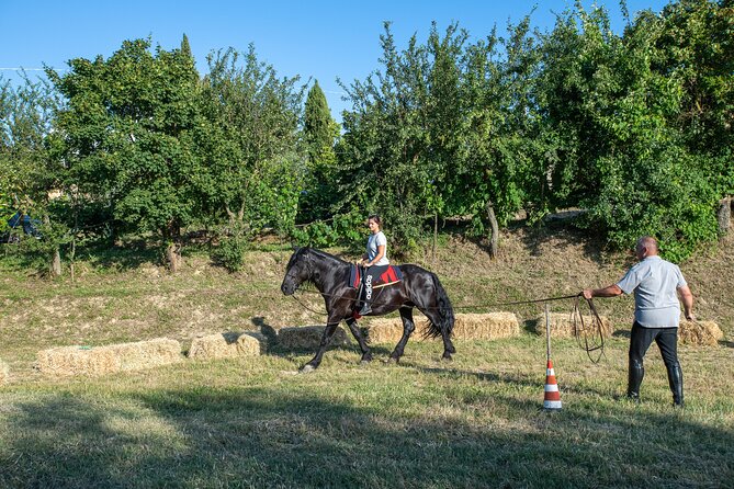 Horseback Riding Tour With Tuscan Picnic in Val Dorcia and Valdichiana - Inclusions