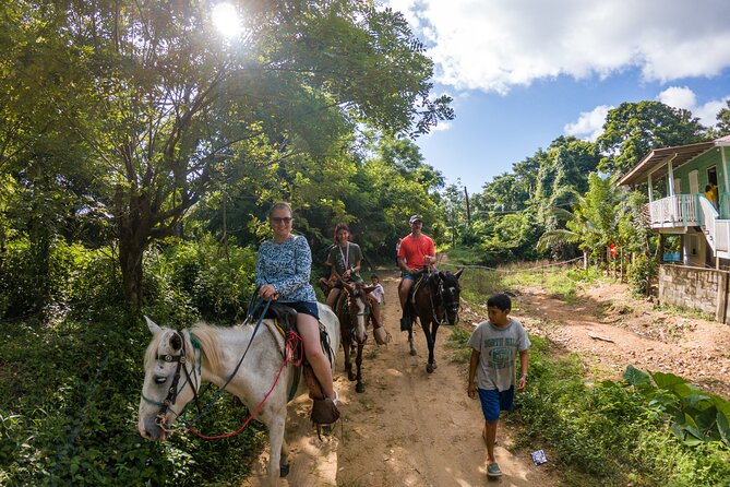 Horseback Riding + West End + Choco Factory + West Bay Day Pass @ Paradise Beach - Roatan Chocolate Factory Tour