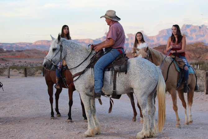 Horseback Riding With BBQ Lunch in Las Vegas - Experiencing the Colorful Rock Formations