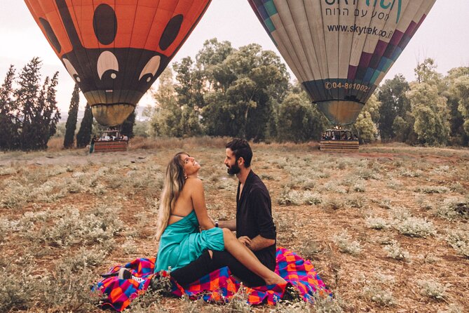 Hot Air Balloon Flight Package! Champagne, Morning Snacks and Crazy Souvenirs! - Champagne & Breakfast