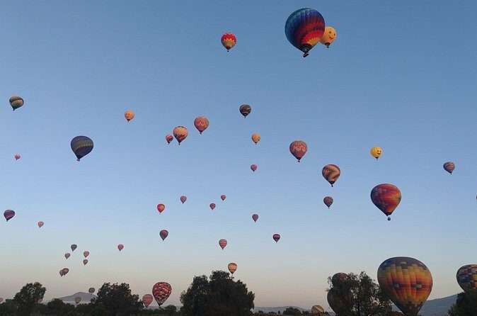 Hot Air Balloon Flight + PickupCDMX + Breakfast Included + Pyramids - The Return Trip