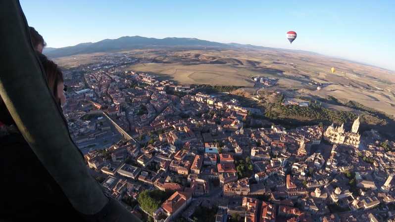 Hot Air Balloon Over Segovia & Hop-On&Hop-Off Touristic Bus - Key Points