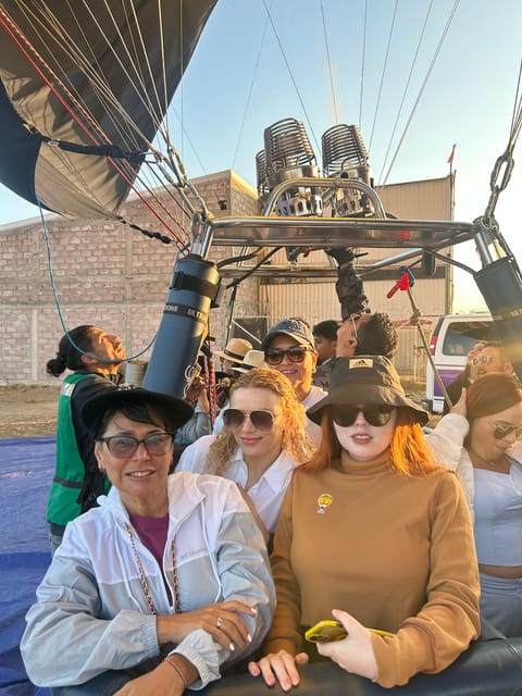 Hot Air Balloon Ride + Breakfast in a Cave + Transportation From CDMX - Availability and Reservations
