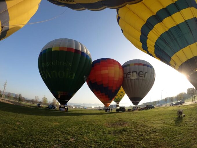 HOT AIR BALLOON RIDE NEAR FROM BARCELONA - What to Bring and Wear