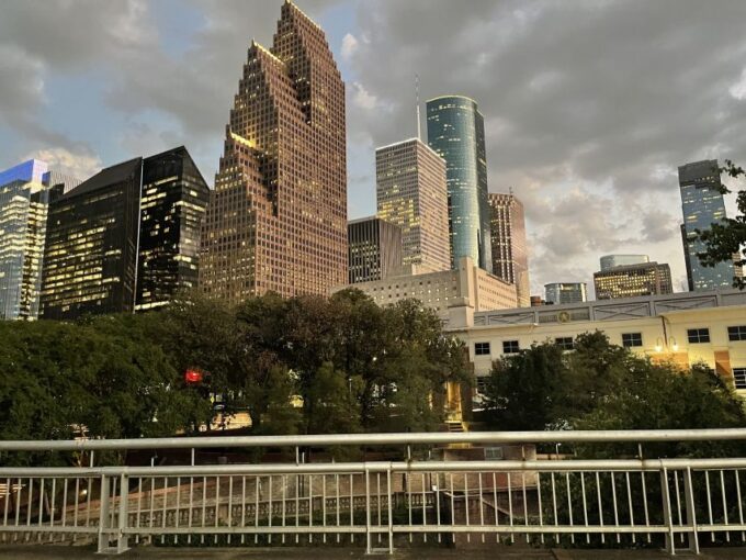 Houston: Astroville Best of Houston Driving City Tour - Group Size and Language