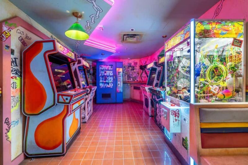 Houston: Meow Wolf - Radio Tave Ticket - Key Points