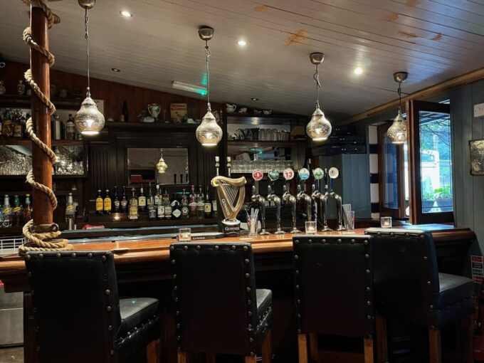 Howth, Dublin: Private Irish Pub Rental With Drinks and Food - Traditional Irish Pub Atmosphere