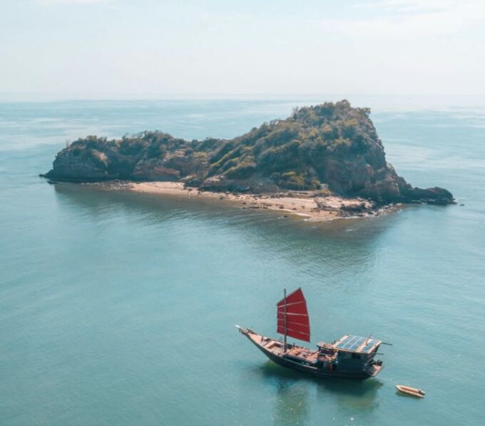 Hua Hin: Siamtara Sunset Sailing Dinner Cruise With Pickup - Customer Feedback and Ratings